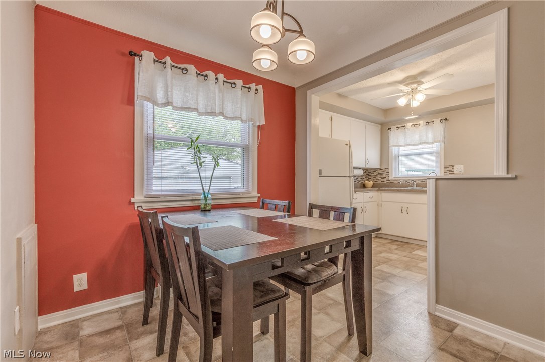 1556 Lander Road Cleveland, OH 44124 - Photo 8 of 28