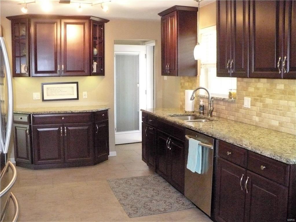 2519 Rolens Drive St. Louis, MO 63129 - Photo 7 of 33 Gallery Image 7