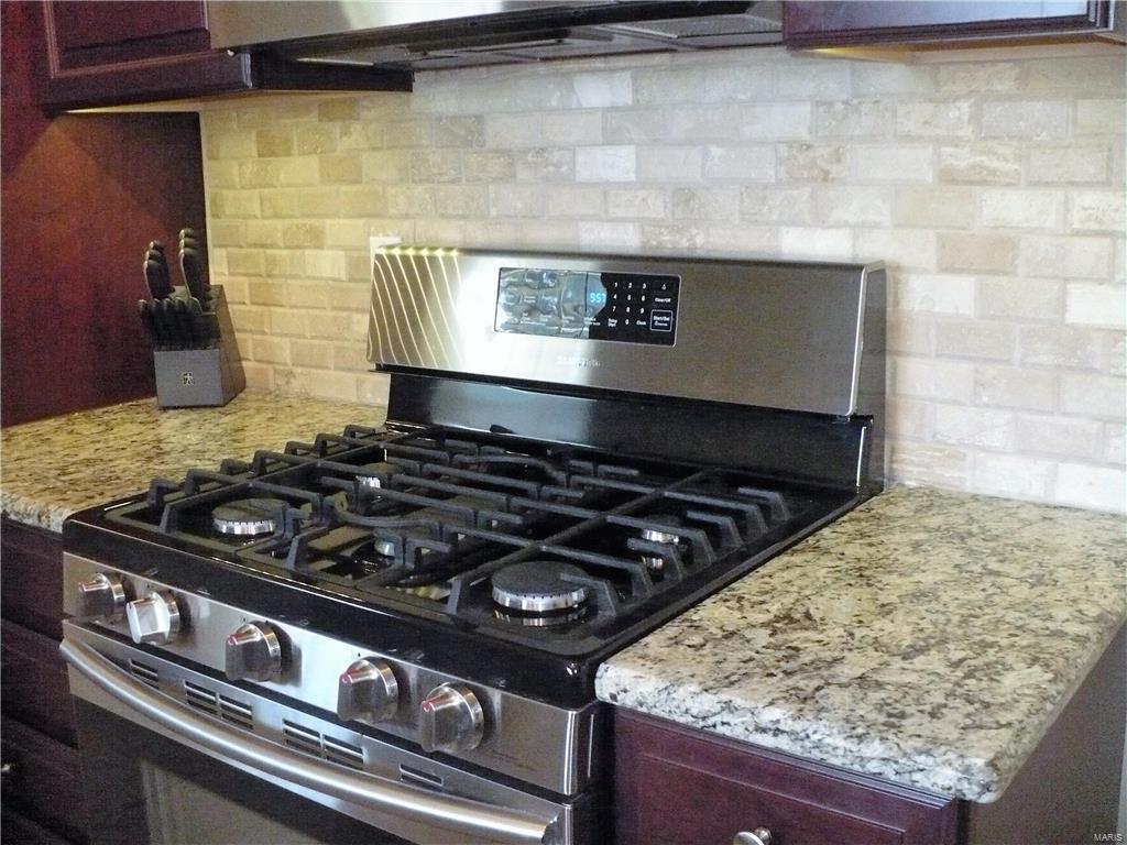 2519 Rolens Drive St. Louis, MO 63129 - Photo 9 of 33 Gallery Image 9
