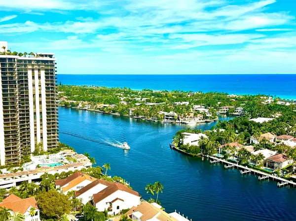 $2,300 | 19355 Turnberry Way, Unit 24C, Miami, FL 33180