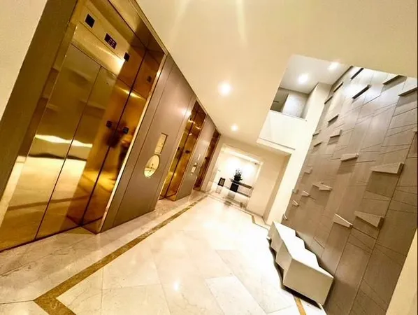 $2,300 | 19355 Turnberry Way, Unit 24C, Miami, FL 33180