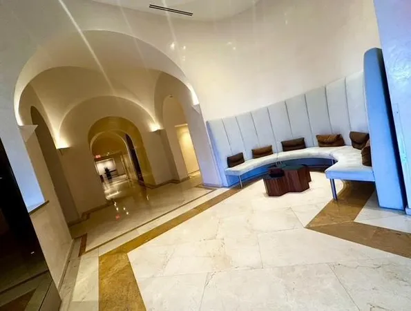 $2,300 | 19355 Turnberry Way, Unit 24C, Miami, FL 33180