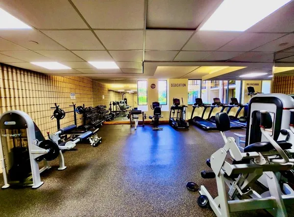 $2,300 | 19355 Turnberry Way, Unit 24C, Miami, FL 33180