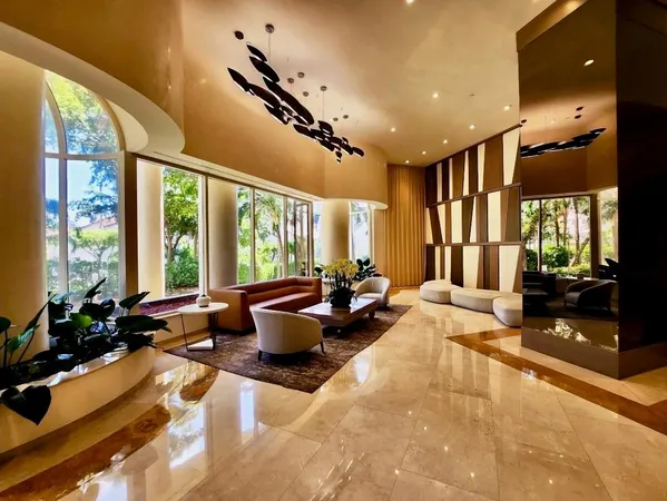 $2,300 | 19355 Turnberry Way, Unit 24C, Miami, FL 33180