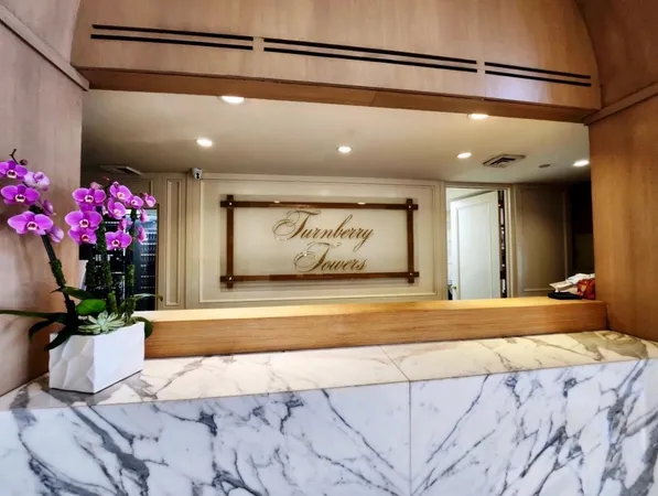 $2,300 | 19355 Turnberry Way, Unit 24C, Miami, FL 33180
