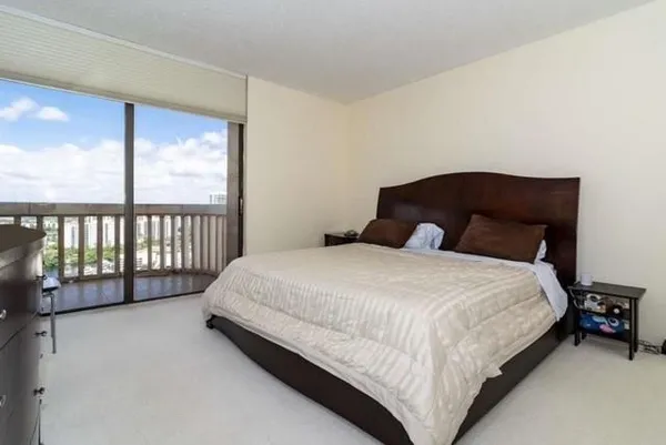 $2,300 | 19355 Turnberry Way, Unit 24C, Miami, FL 33180