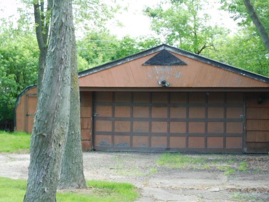 179 George Road Wheeling, IL 60090 - Photo 12 of 12 a house view with a garden space