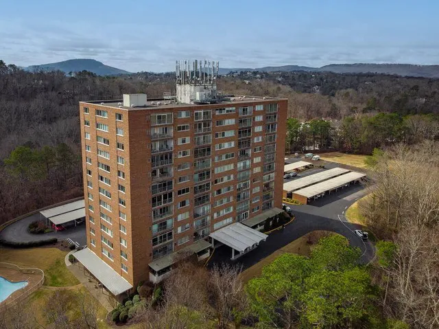 $280,000 | 1414 Continental Drive, Unit 308, Chattanooga, TN 37405