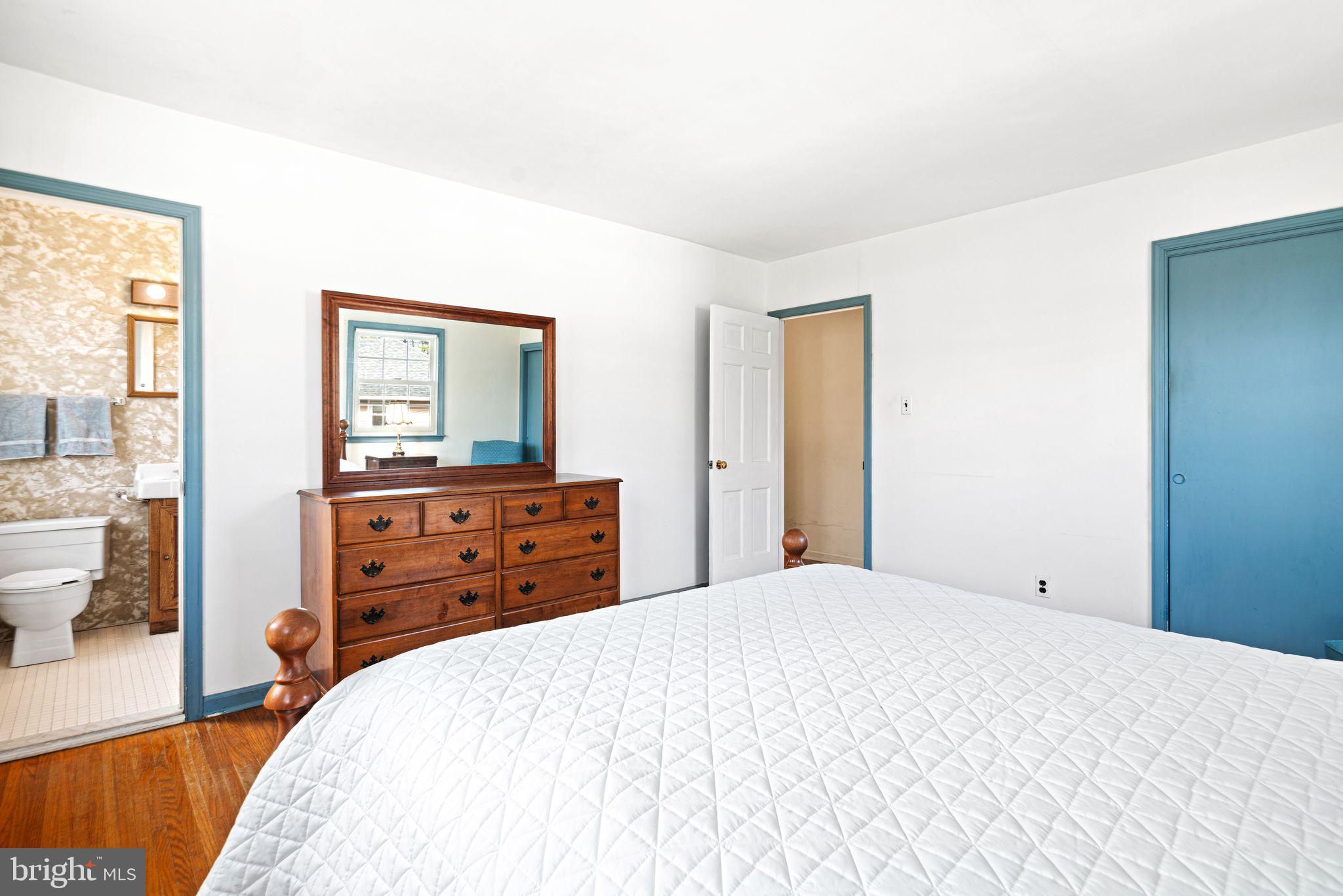 2809 Hunterdon Drive Cinnaminson, NJ 08077 - Photo 18 of 31 a bedroom with a bed and a dresser