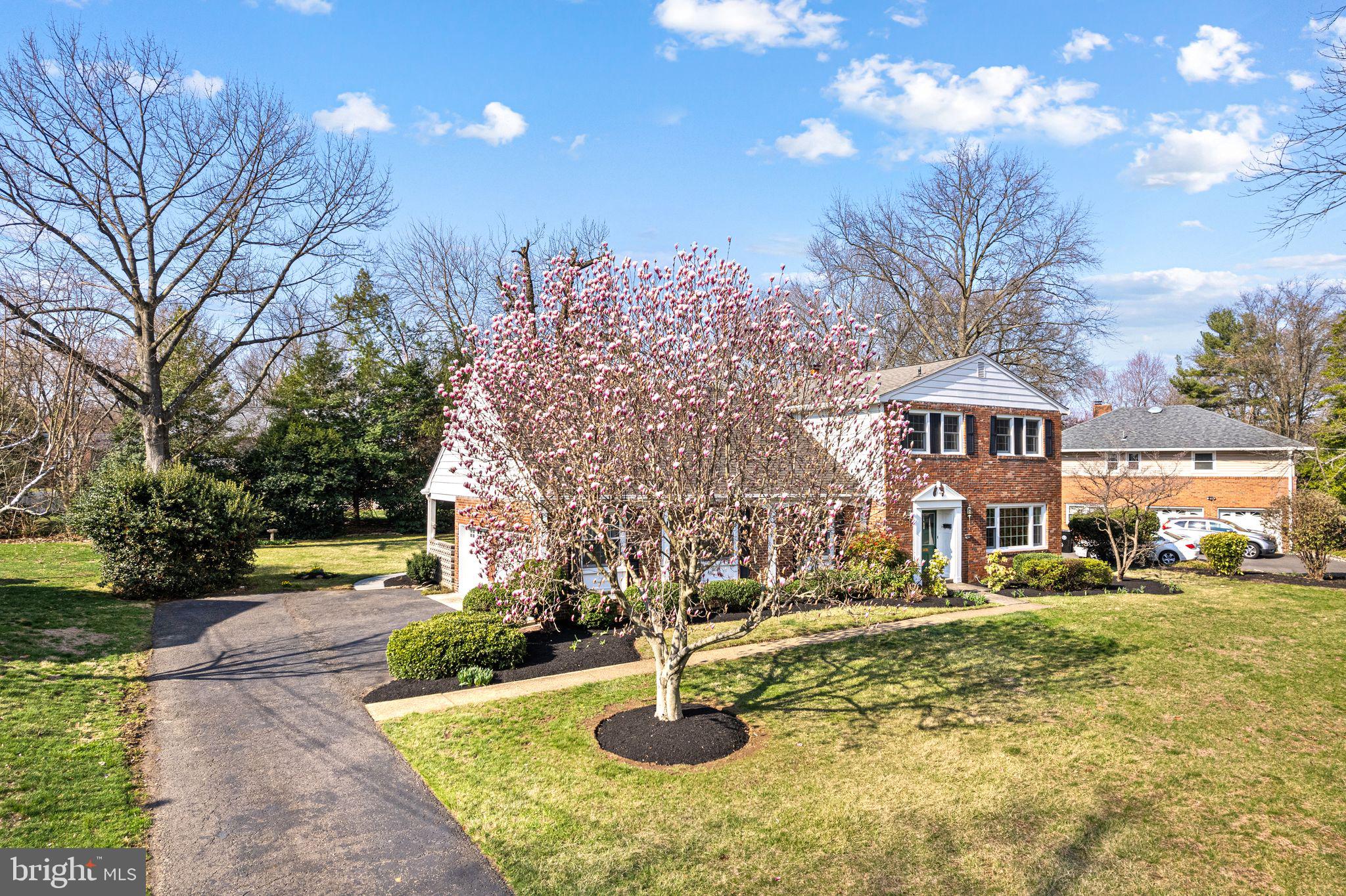 2809 Hunterdon Drive Cinnaminson, NJ 08077 - Photo 30 of 31 a swimming pool with outdoor seating and yard