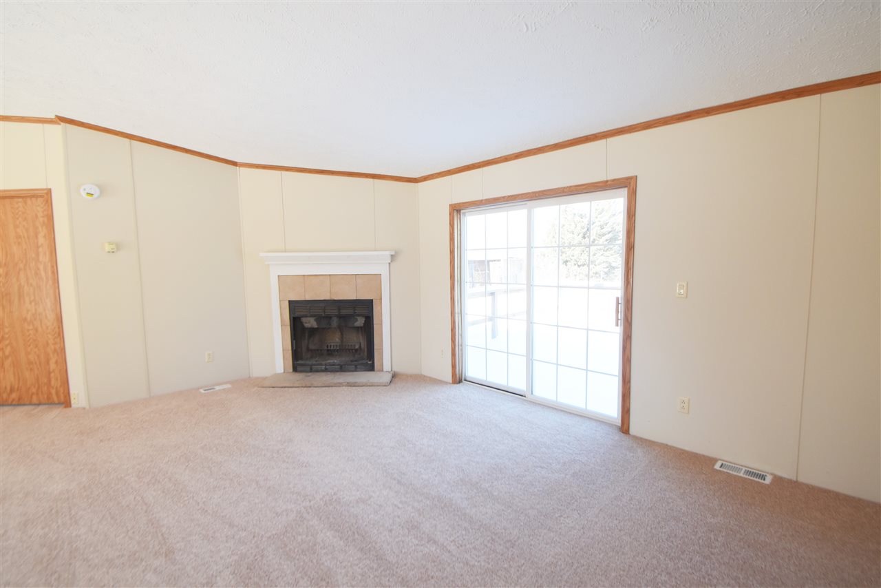 3752 West Bennington Road Owosso, MI 48867 - Photo 4 of 29 50033478-3.JPG