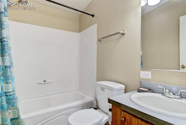 7505 Harding Road Rush, CO 80833 - Photo 16 of 33 FULL HALL BATHROOM