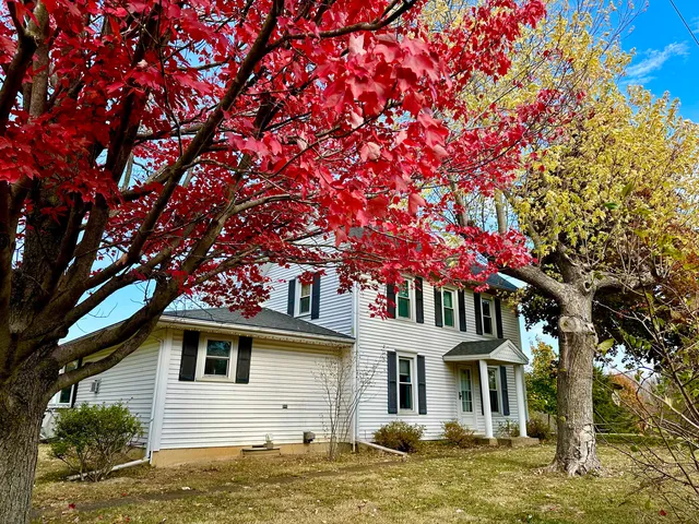 $550,000 | 1184 Il Rte 10, Monticello, IL 61856