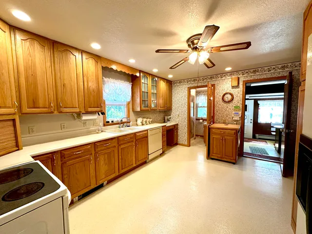 $550,000 | 1184 Il Rte 10, Monticello, IL 61856