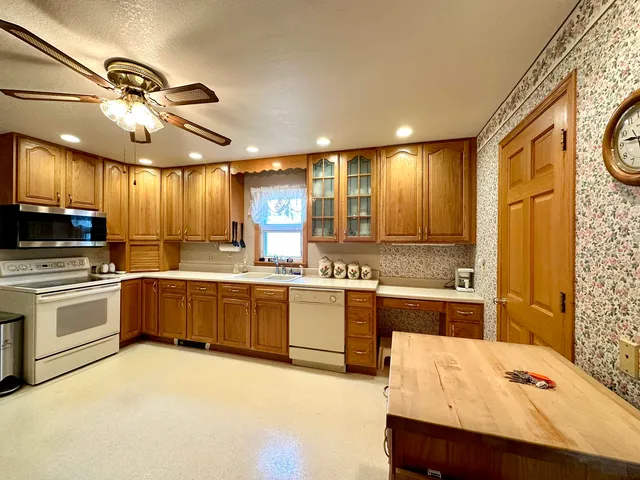 $550,000 | 1184 Il Rte 10, Monticello, IL 61856