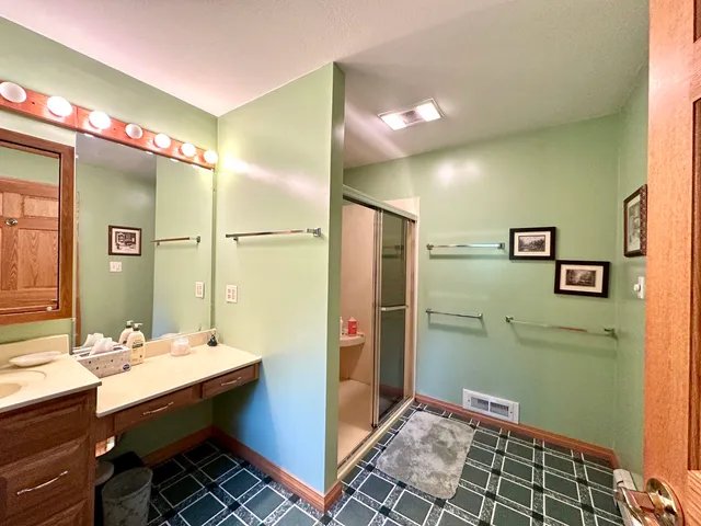 $550,000 | 1184 Il Rte 10, Monticello, IL 61856