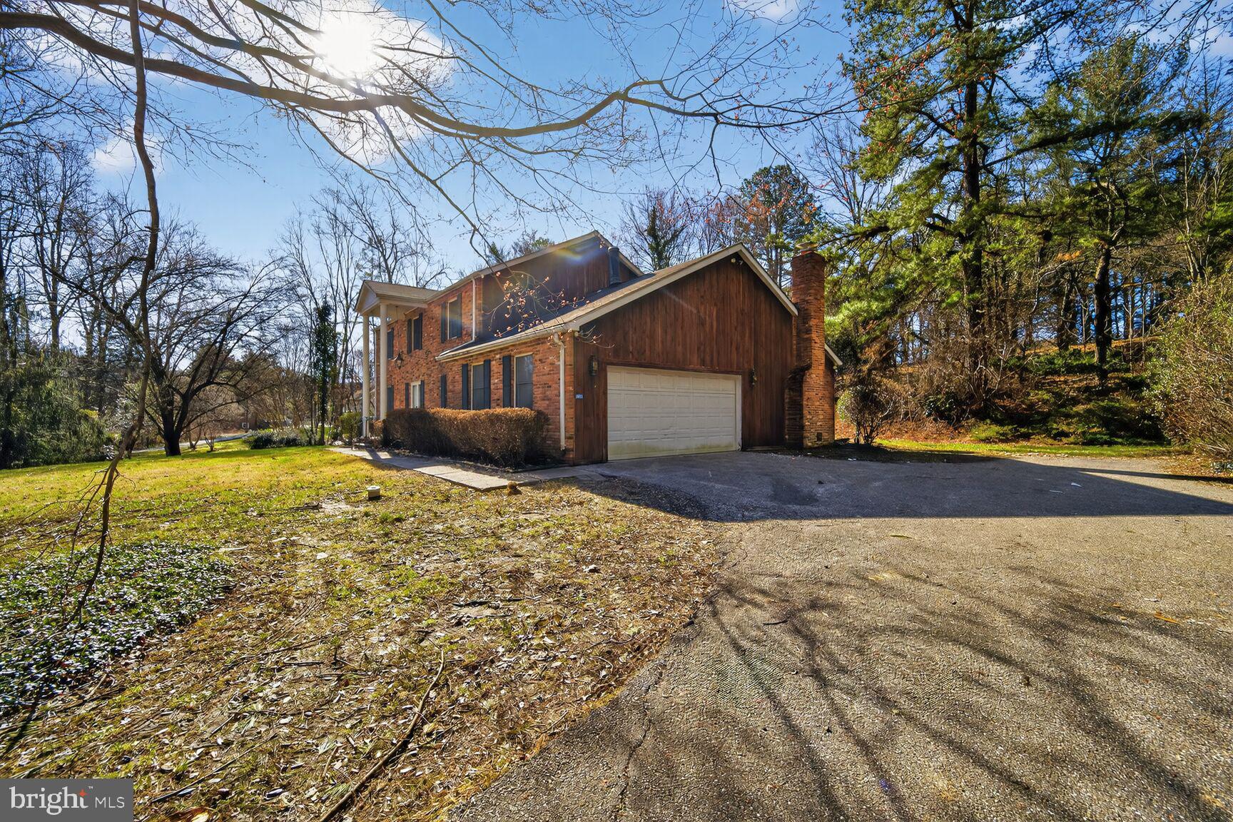 995 St George Barber Road Davidsonville, MD 21035 - Photo 3 of 35 Spacious garage