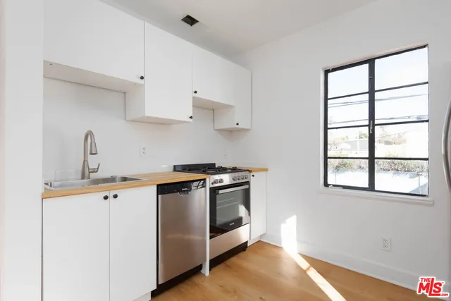 $2,695 | 822 North Detroit Street, Unit 826 5, Los Angeles, CA 90046