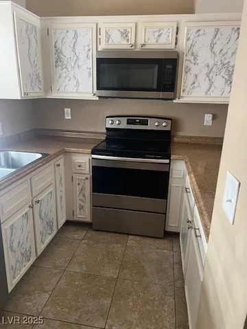 $1,395 | 5521 Orchard Lane, Las Vegas, NV 89110