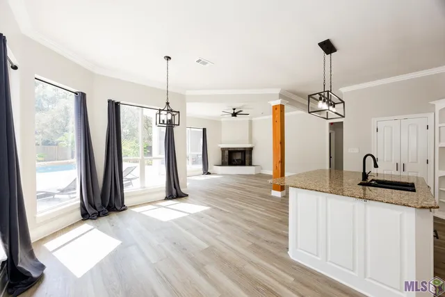 $735,000 | 25798 Highway 42, Holden, LA 70744