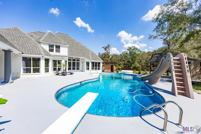 $735,000 | 25798 Highway 42, Holden, LA 70744