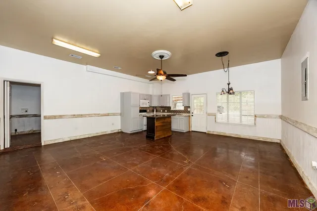 $735,000 | 25798 Highway 42, Holden, LA 70744