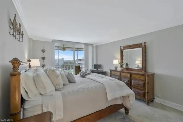 $2,095 | 5 Bluebill Avenue, Unit 812, Naples, FL 34108