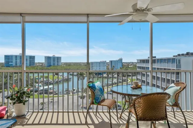 $2,095 | 5 Bluebill Avenue, Unit 812, Naples, FL 34108