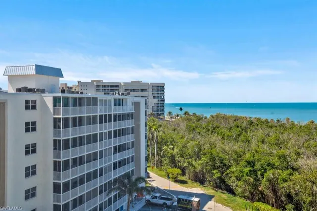 $2,095 | 5 Bluebill Avenue, Unit 812, Naples, FL 34108