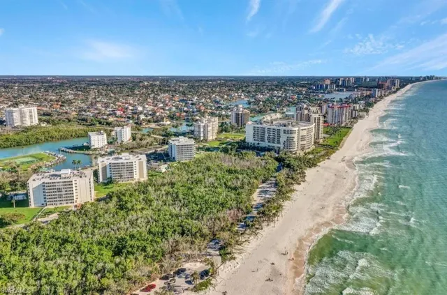 $2,095 | 5 Bluebill Avenue, Unit 812, Naples, FL 34108