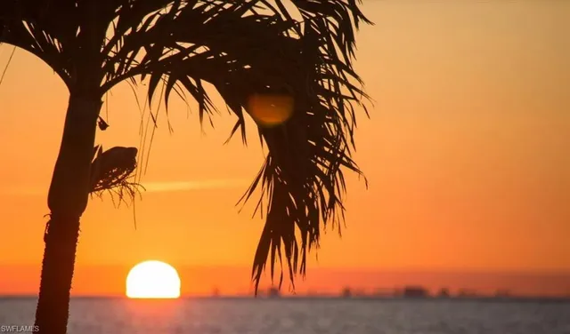 $2,095 | 5 Bluebill Avenue, Unit 812, Naples, FL 34108