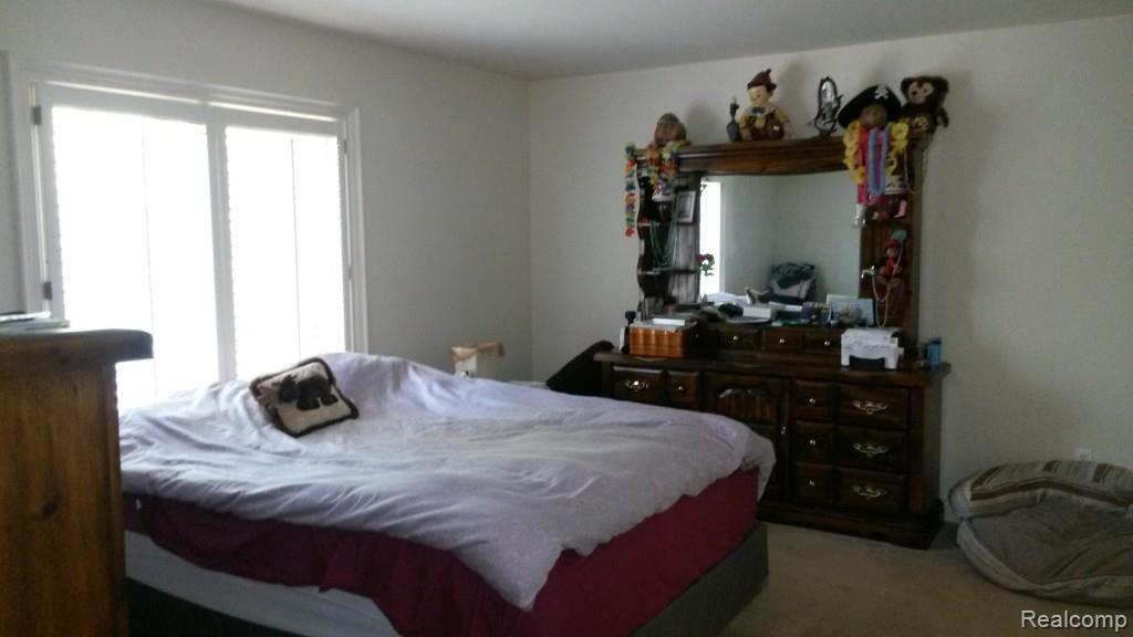 21154 Gill Road Farmington Hills, MI 48335 - Photo 22 of 37