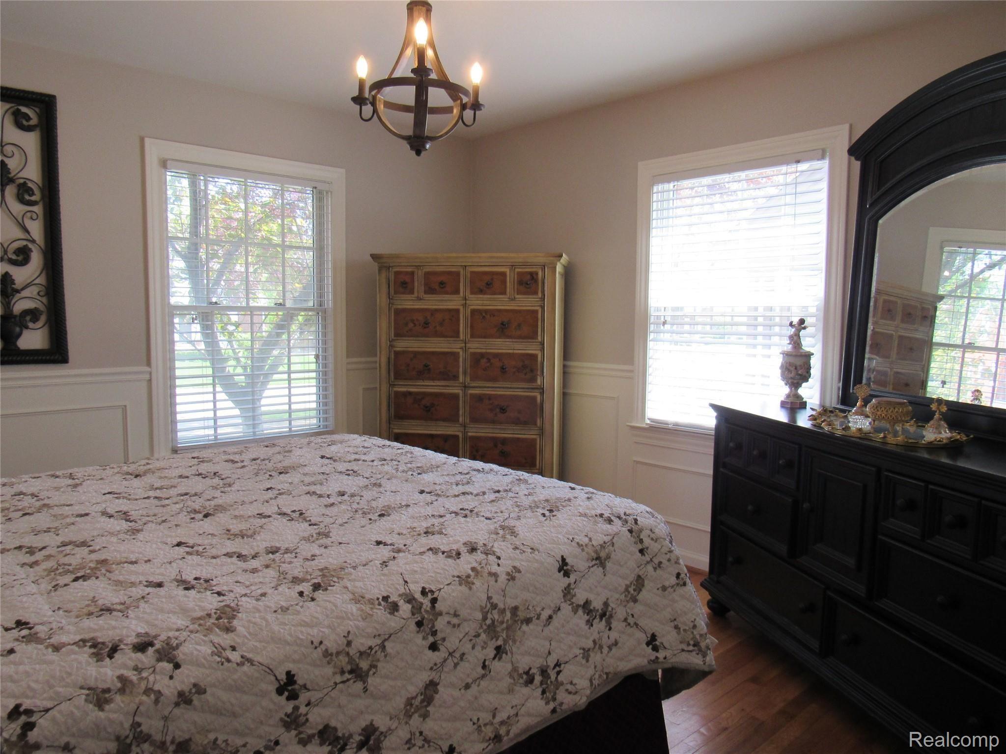 1635 Fairholme Road Grosse Pointe, MI 48236 - Photo 20 of 42 19.JPG