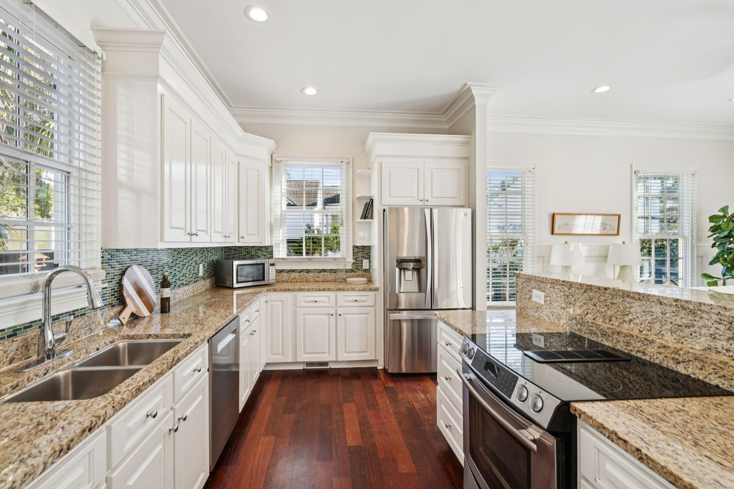 304 North Civitas Street Mount Pleasant, SC 29464 - Photo 24 of 42 304NCivitasSt-KeenEyeMarketing-035