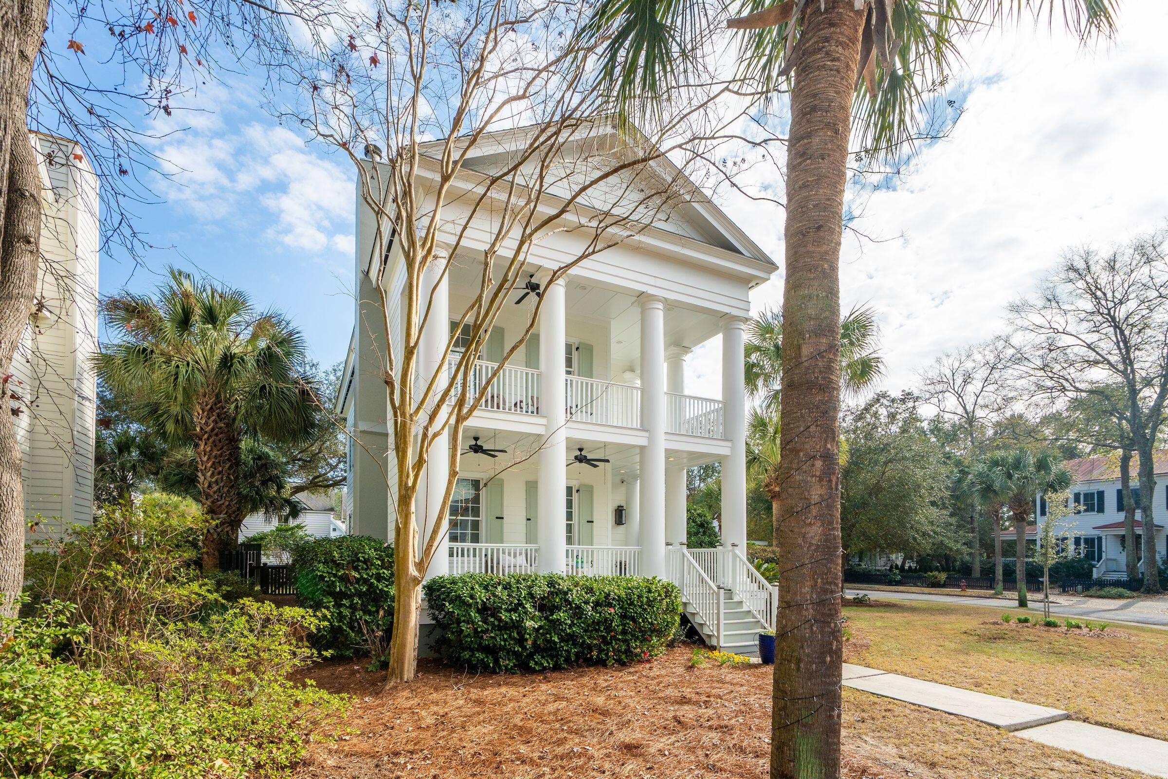 304 North Civitas Street Mount Pleasant, SC 29464 - Photo 3 of 42 304NCivitasSt-KeenEyeMarketing-005