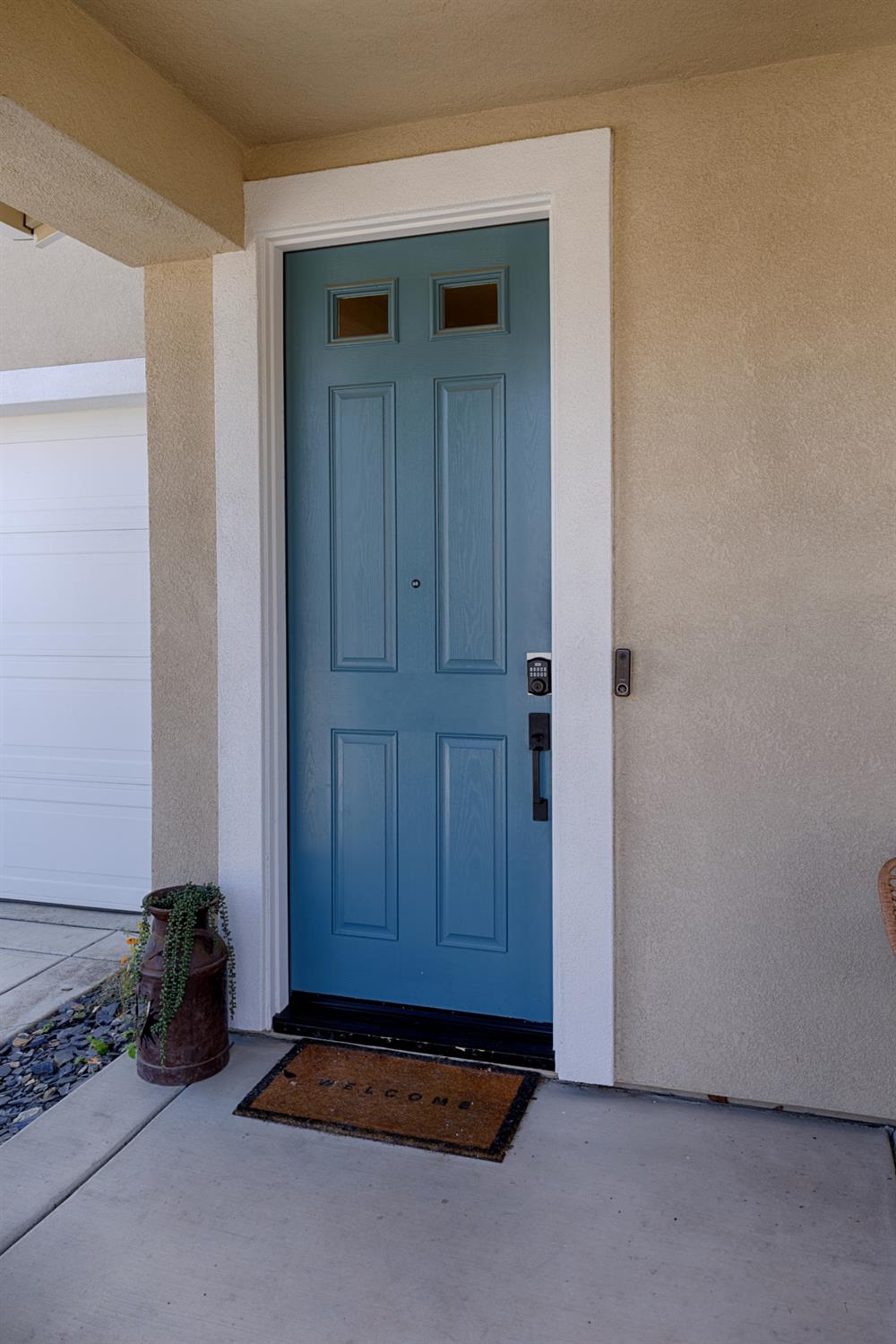 1081 Fullerton Ranch Road Lincoln, CA 95648 - Photo 3 of 56 Covered front porch.