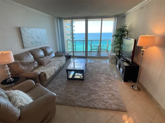 $3,500 | 2501 South Ocean Drive, Unit 1221, Hollywood, FL 33019