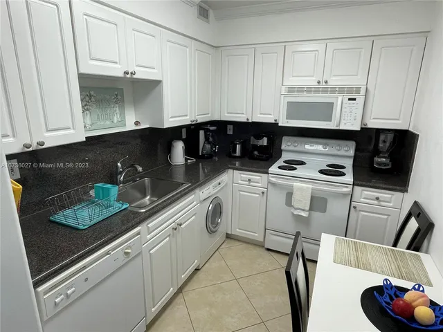 $3,500 | 2501 South Ocean Drive, Unit 1221, Hollywood, FL 33019