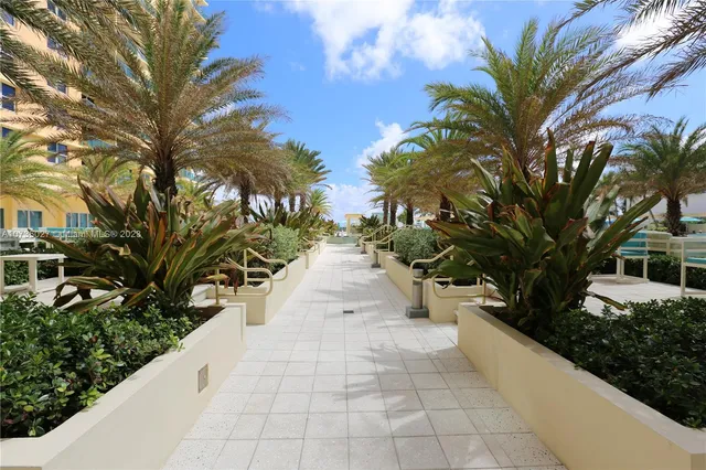 $3,500 | 2501 South Ocean Drive, Unit 1221, Hollywood, FL 33019