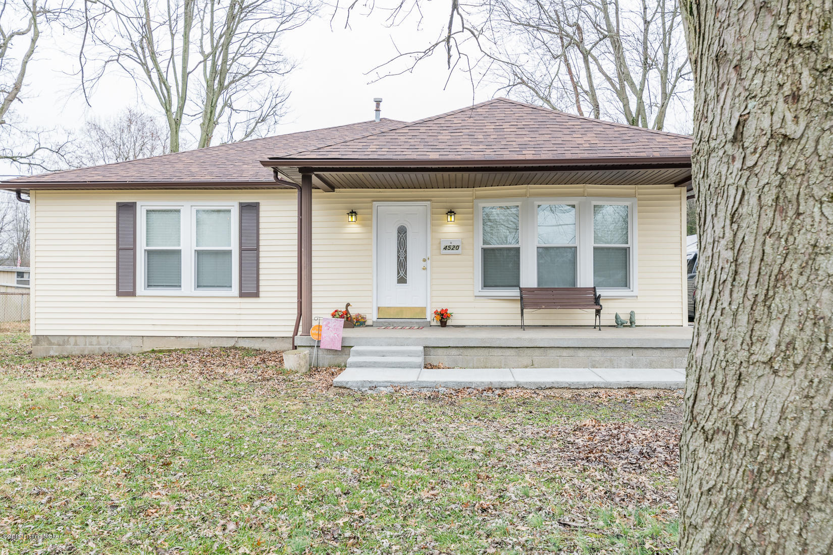 4520 Dover Road Louisville, KY 40216 - Photo 2 of 40 DSC_9461