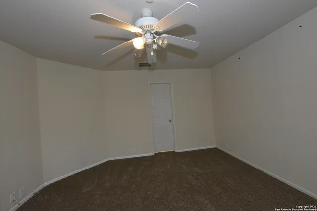 $1,995 | 15515 Robin Feather, San Antonio, TX 78255