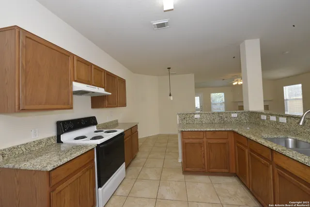 $1,995 | 15515 Robin Feather, San Antonio, TX 78255