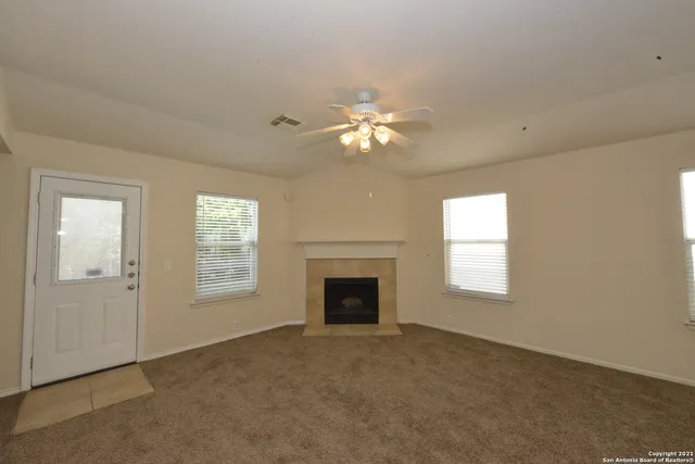 $1,995 | 15515 Robin Feather, San Antonio, TX 78255