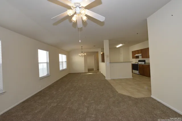 $1,995 | 15515 Robin Feather, San Antonio, TX 78255