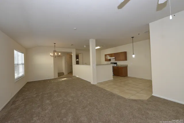 $1,995 | 15515 Robin Feather, San Antonio, TX 78255