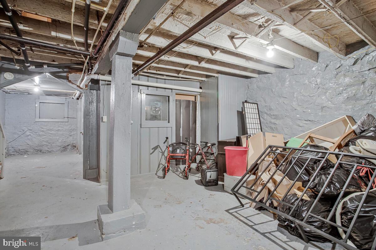 3516 Reisterstown Road Baltimore, MD 21215 - Photo 17 of 21 a view of an entryway with a fountain