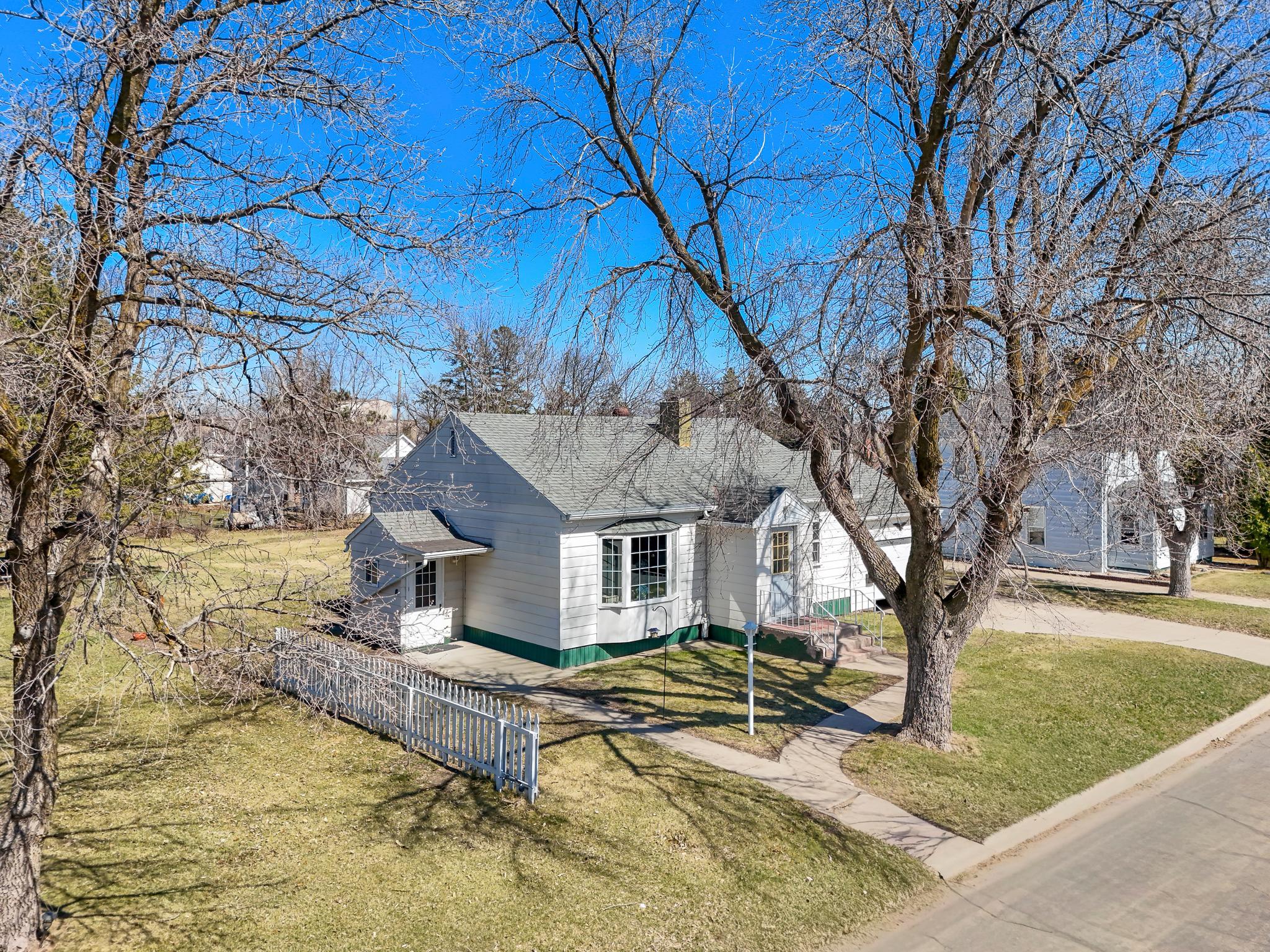 525 3rd Street Southeast Perham, MN 56573 - Photo 3 of 42