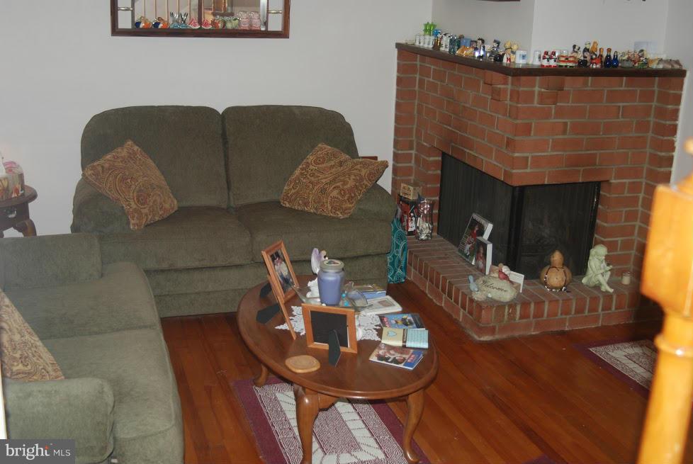 8616 Rock Oak Road Baltimore, MD 21234 - Photo 4 of 12 View