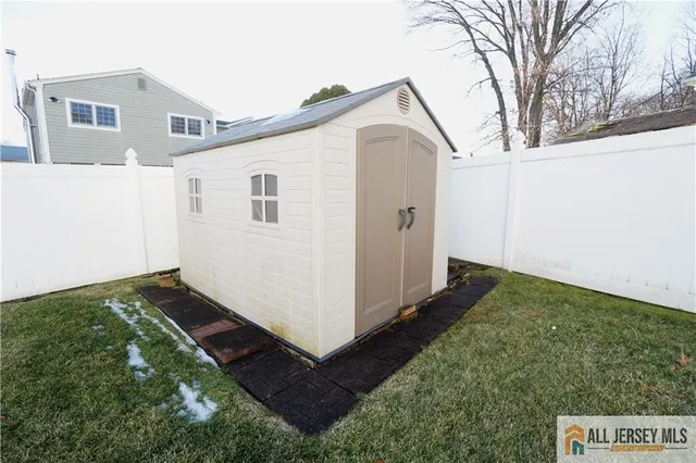 $739,000 | 18 Cherbar Court, Colonia, NJ 07067