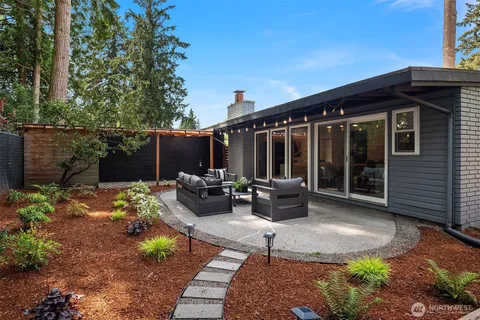 $1,245,000 | 15634 Southeast 8th Street, Bellevue, WA 98008